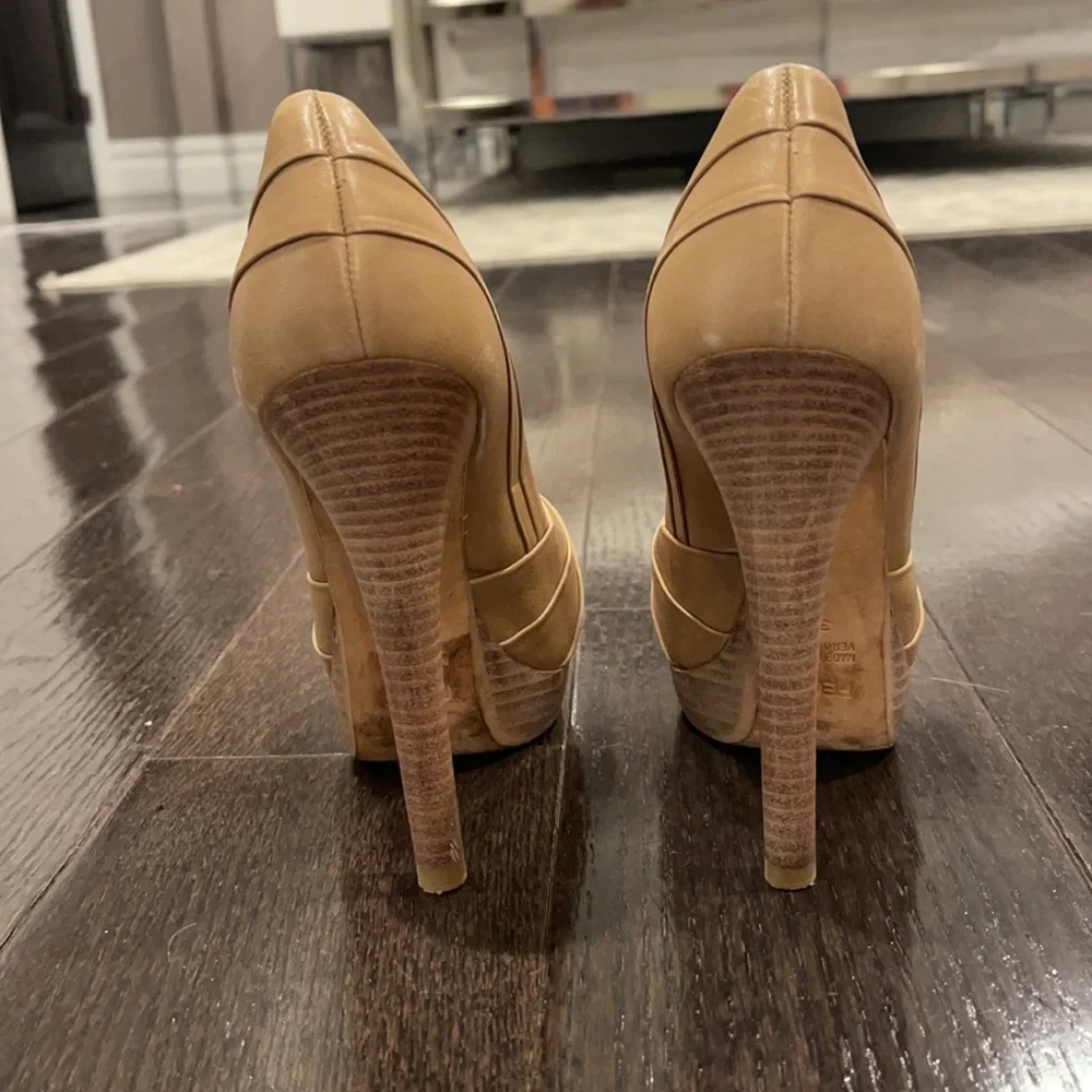 Fendi nude heels - Picture 4 of 5